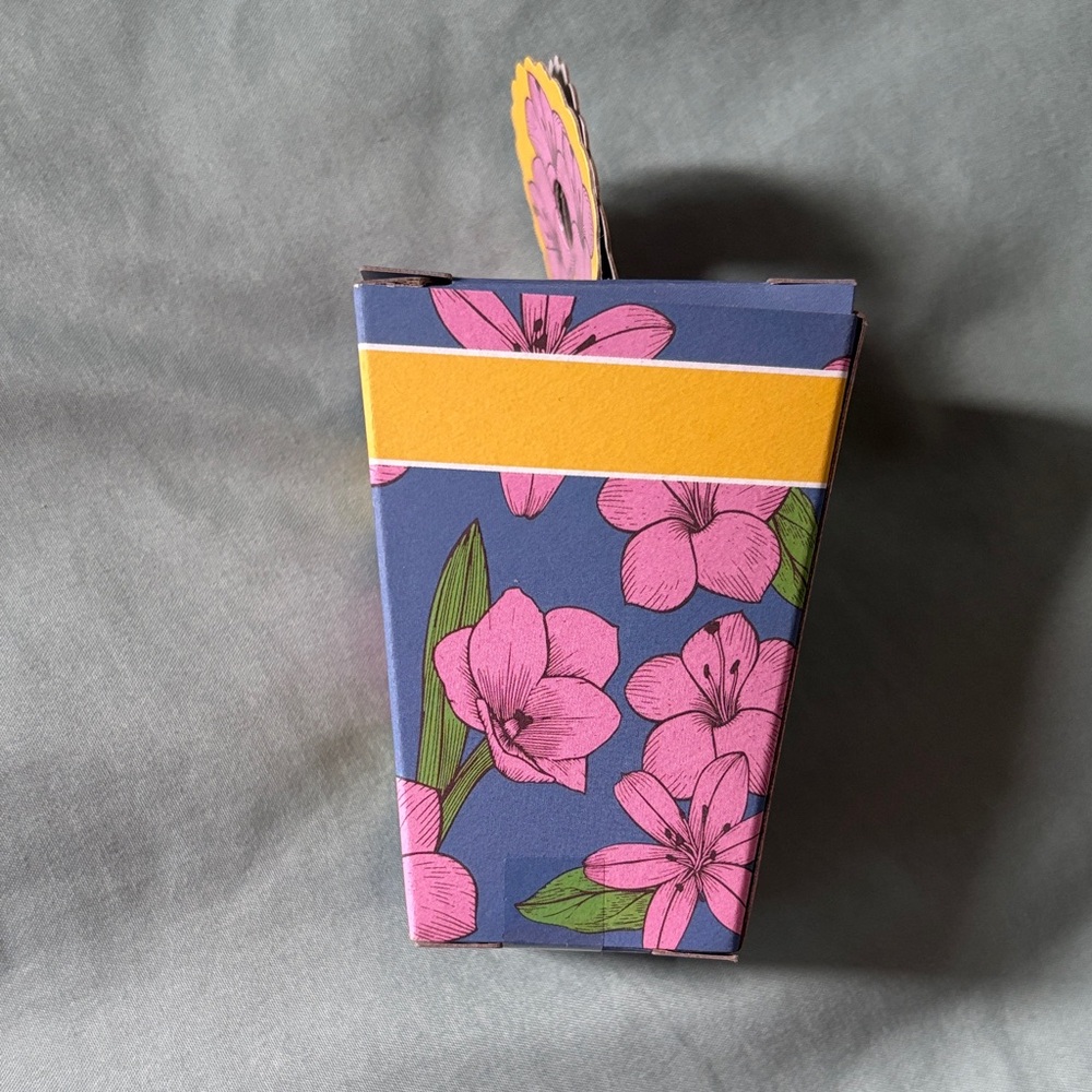 Burt's Bees Spring Surprise Set - Picture 3 of 4
